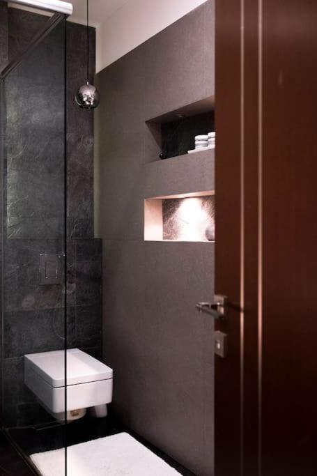 Evergreen - Old Town Spacious Stylish Apartment With Ac And One And A Half Bath, Baby & Kid- Friendly Bratislava Dış mekan fotoğraf