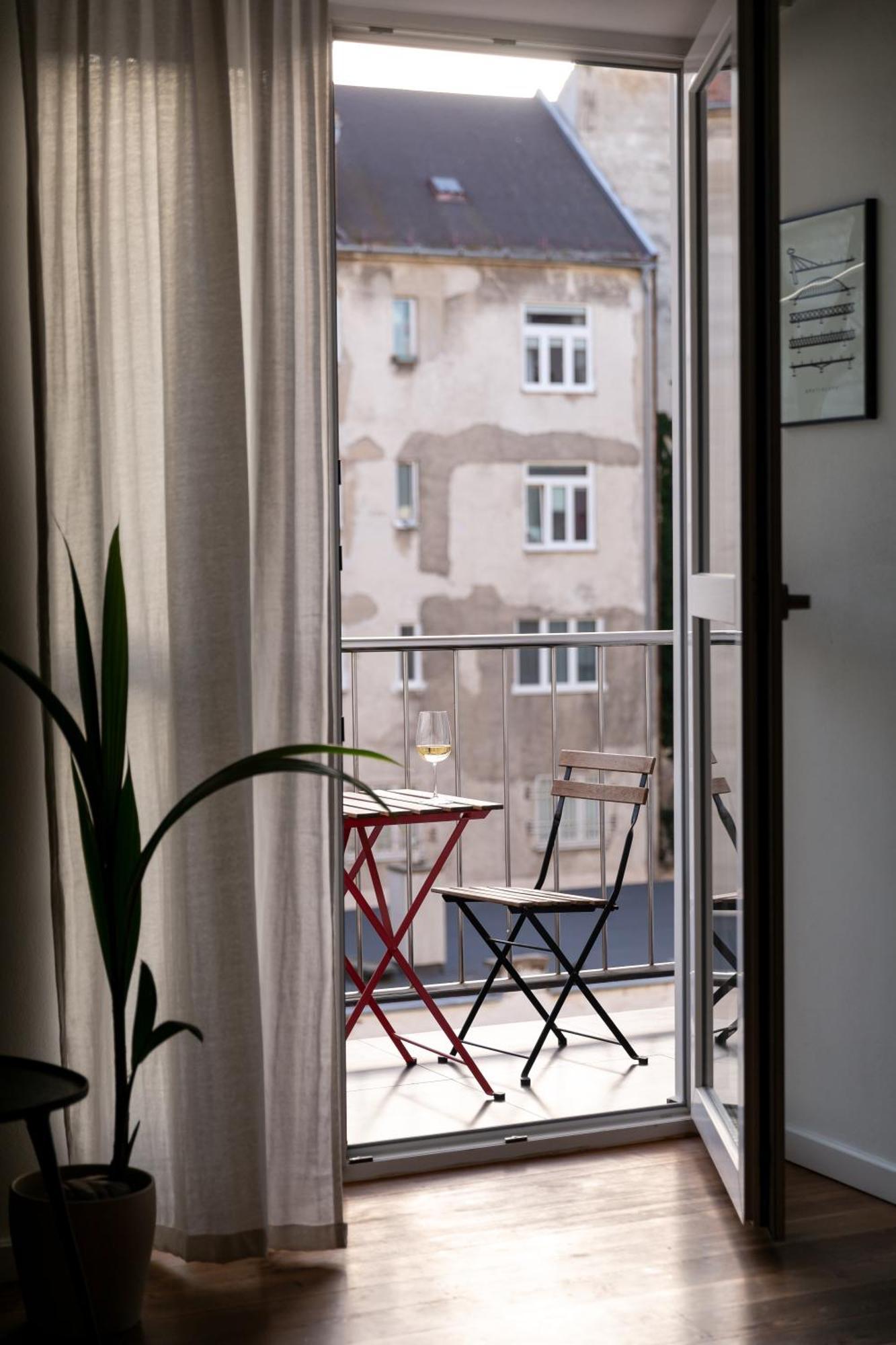 Evergreen - Old Town Spacious Stylish Apartment With Ac And One And A Half Bath, Baby & Kid- Friendly Bratislava Dış mekan fotoğraf